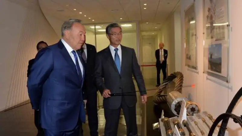 Назарбаев посредством телемоста запустил завод в Алматы из Токио