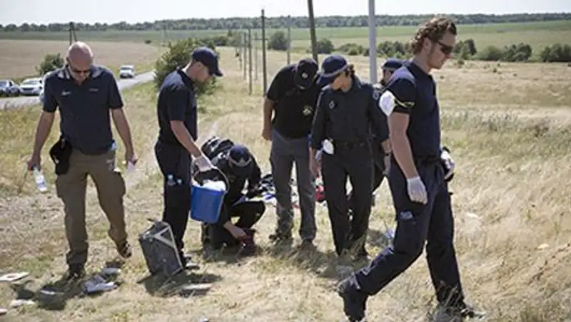 Международные эксперты приступили к работе на месте падения «Боинга»