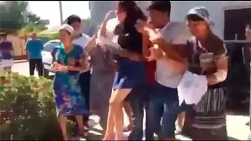 В Интернете появилось видео кражи юной невесты