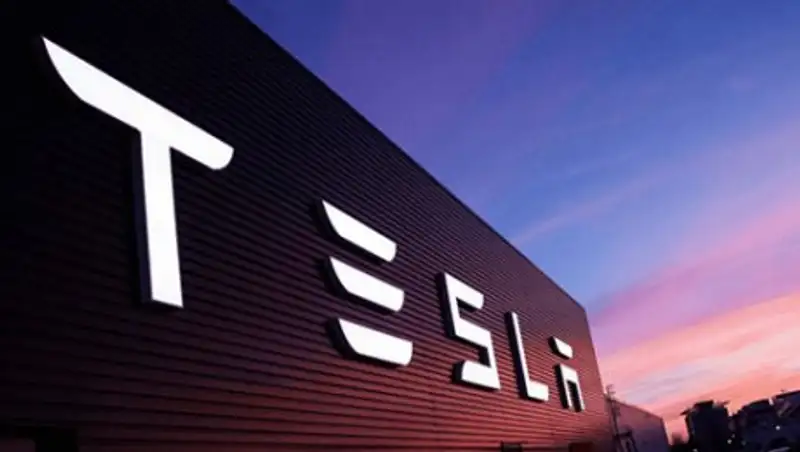 Tesla попала в рейтинг самых дорогих брендов мира