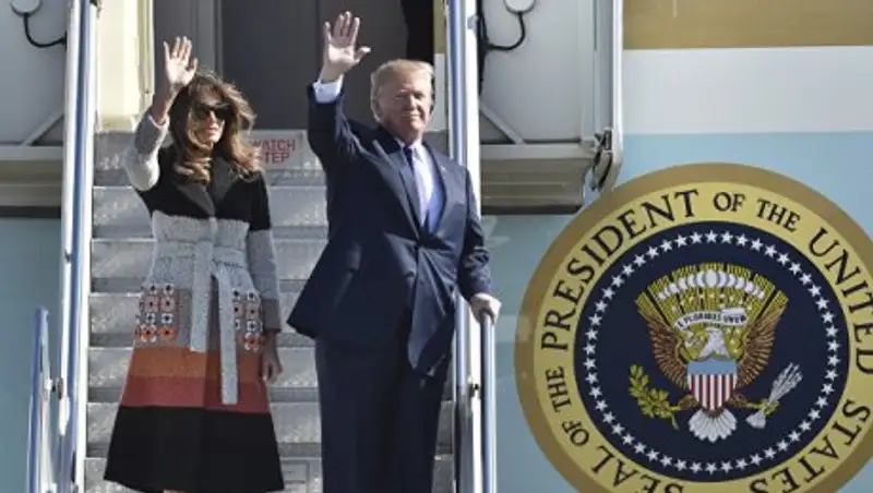 Кусок торта со свадьбы Трампов выставили на аукцион