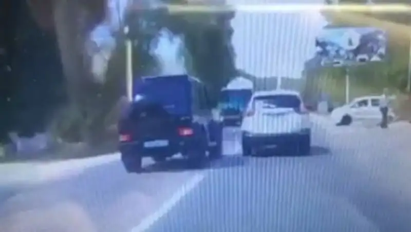 Гелендваген ехал по встречной полосе на трассе