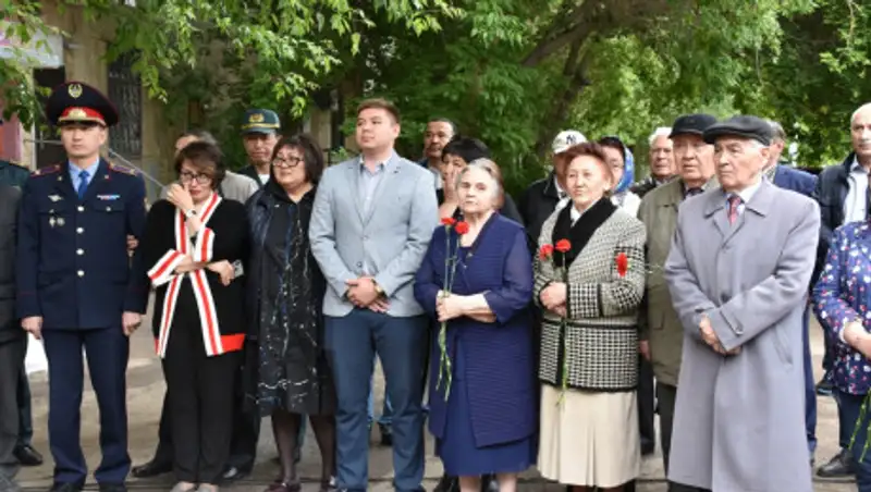 В Караганде торжественно открыли мемориальную доску памяти полковника милиции