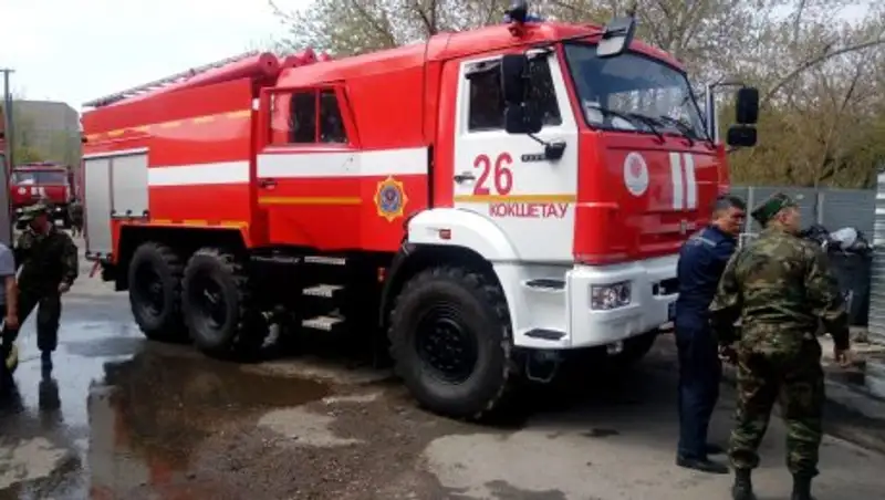 Жители Кокшетау требуют снести горевший торговый дом