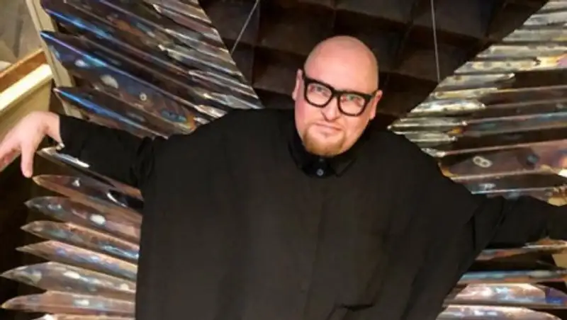 Разработчики учебника "Самопознание" объяснили включение стиха Шуры