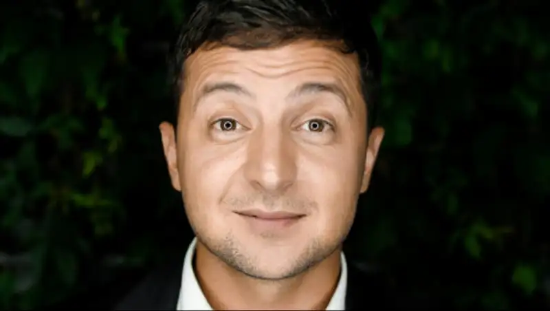 Зеленский лидирует на выборах после обработки 10% бюллетеней