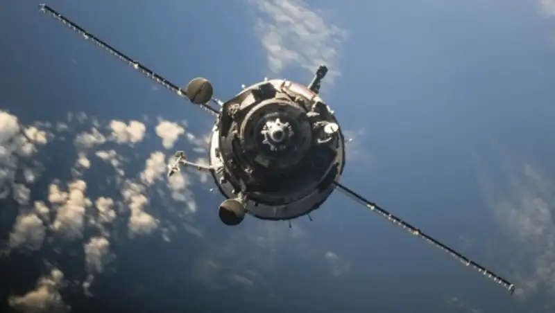 Спускаемый аппарат "Союза" с членами экипажа МКС приземлился в Казахстане