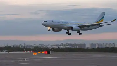 Токаев прибыл в Санкт-Петербург, фото - Новости Zakon.kz от 16.06.2022 23:01