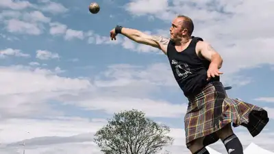 Прохожий погиб после броска молота, фото - Новости Zakon.kz от 08.08.2022 22:20