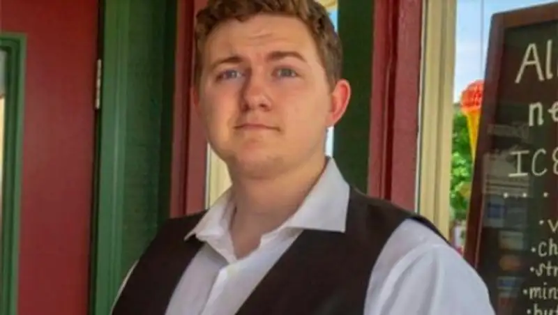 В США школьник выставил на продажу школу