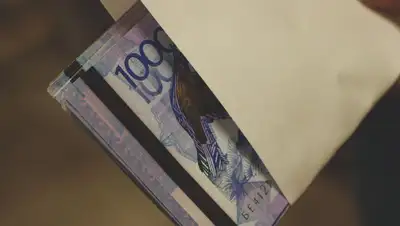 Штраф в 7,8 млн тенге заплатит сотрудник управления госдоходов в Алматы , фото - Новости Zakon.kz от 17.08.2022 16:25