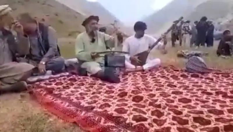 Талибы расстреляли известного афганского певца