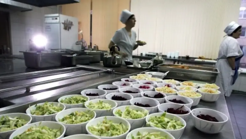 Санврачи ВКО выявили массу нарушений в школьных столовых региона