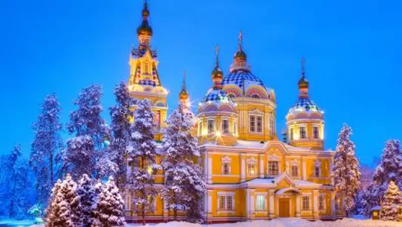 Ночное Рождественское богослужение прошло в Вознесенском кафедральном соборе Алматы