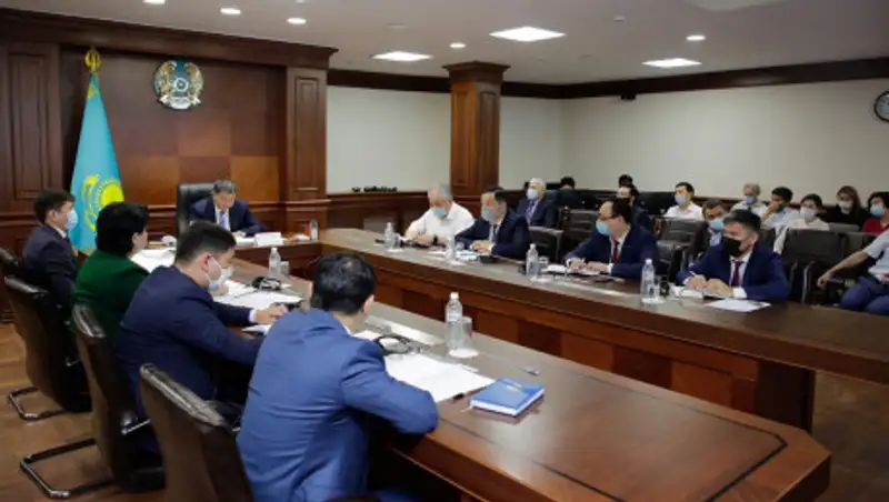 Махамбет Досмухамбетов: Сохранения рабочих мест находится на постоянном контроле