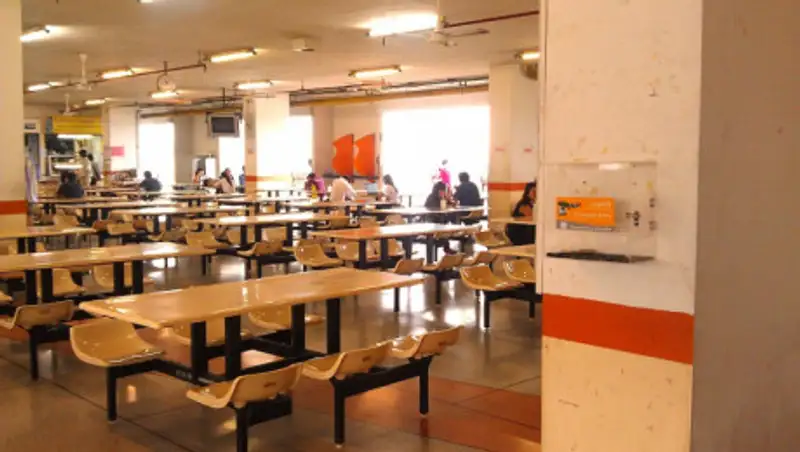 Почему отравились студенты вуза и детсадовцы, рассказали в департаменте столицы