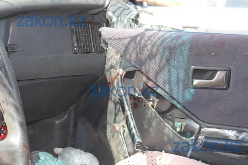 Крупное ДТП произошло сегодня утром в Алматы на Восточной объездной (фото) Крупное ДТП произошло сегодня утром в Алматы на Восточной объездной (фото), фото - Новости Zakon.kz от 22.08.2013 19:51