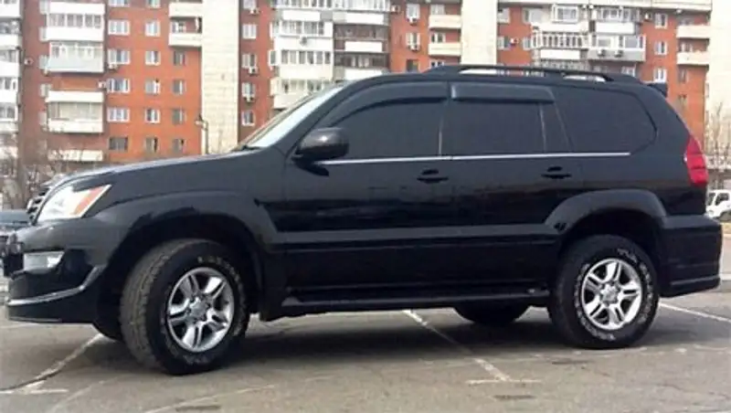 Угнанный в Петропавловске «Лексус» вернули хозяину