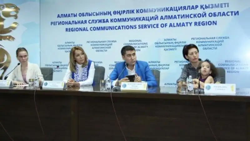 Предприниматель из Талдыкоргана организовал бесплатные курсы английского языка для детей с ограниченными возможностями