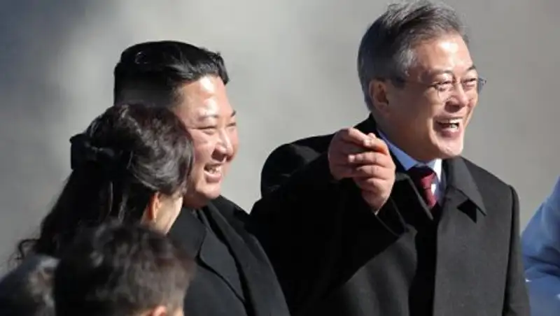 Ким Чен Ын подарил президенту Южной Кореи две тонны ценных грибов