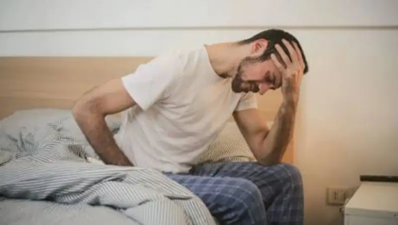 Названы привычки, которые провоцируют головные боли