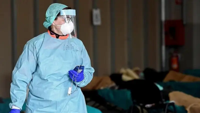 8599 новых случаев заражения коронавирусом выявили в России