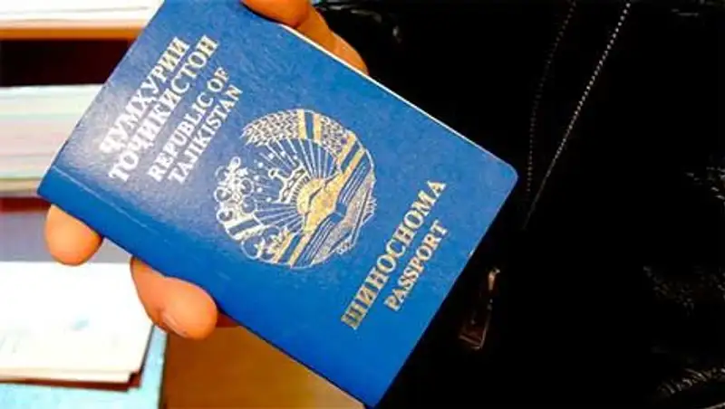 Медведев запретил въезд в Россию по паспорту гражданина Таджикистана