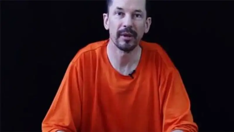 Экстремисты ИГИЛ распространили новое видео с британским заложником  