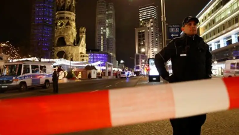 В Германии неизвестный открыл стрельбу по людям