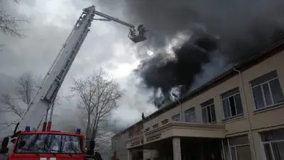 павлодар, школа, крупный пожар, фото - Новости Zakon.kz от 21.04.2022 09:24