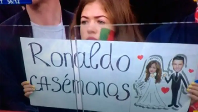 Болельщица предложила Роналду пожениться во время матча Россия — Португалия