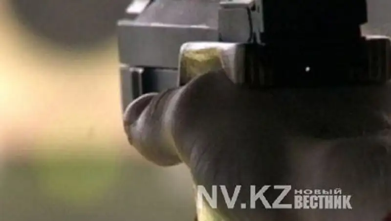 В Карагандинской области пенсионер выстрелил в школьника с балкона