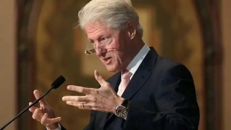 Самолет Билла Клинтона аварийно приземлился в Танзании