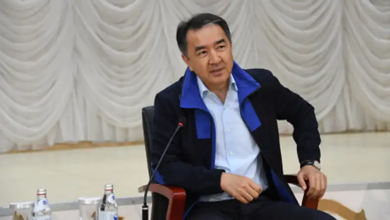 Аким Алматы обсудил хозяйственно-бытовые проблемы с жителями Ауэзовского района