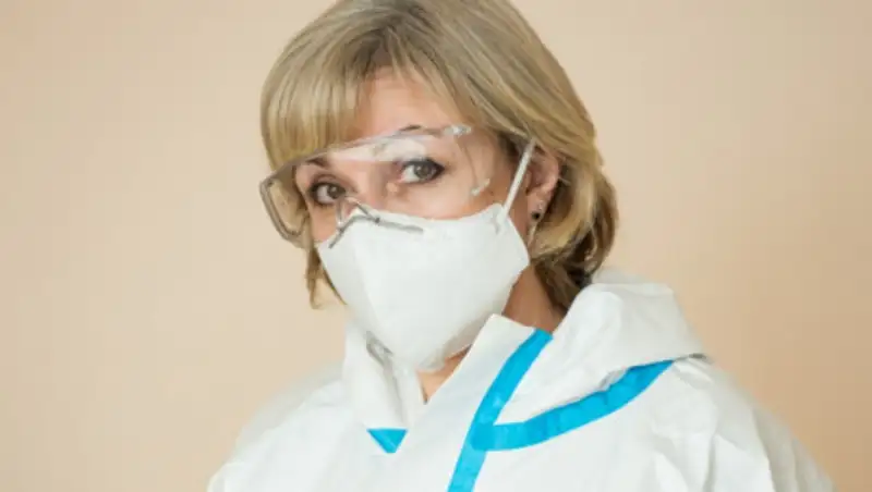 Российское СМИ рассказало о двух врачах, прибывших в Казахстан для помощи