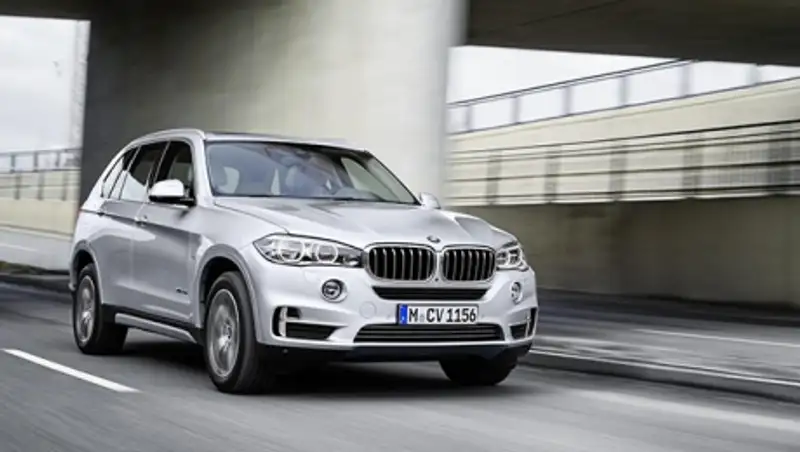 BMW озвучила цену подзаряжаемого гибрида X5