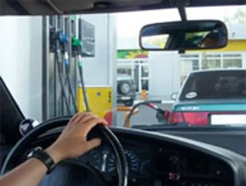 Самые низкие цены на бензин среди стран СНГ в Казахстане - эксперты, фото - Новости Zakon.kz от 17.10.2011 18:56