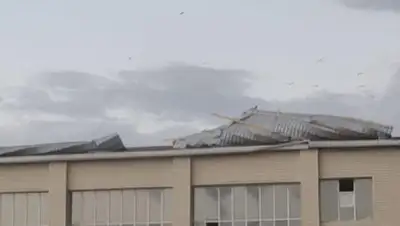 сильный ветер, фото - Новости Zakon.kz от 20.07.2022 12:42