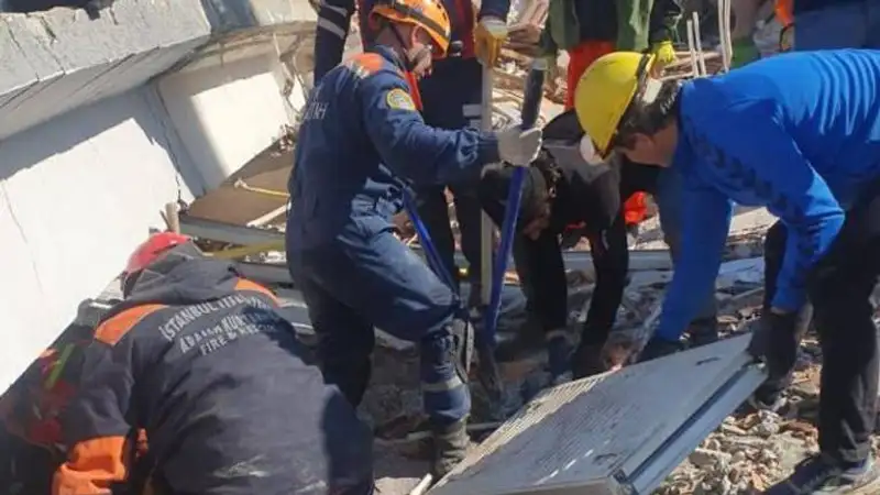 Распространения опасных инфекций опасается ВОЗ после землетрясения в Турции и Сирии