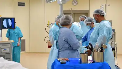 Семья мальчика, пострадавшего на детской площадке в Караганде, требует наказания, фото - Новости Zakon.kz от 20.06.2023 22:42