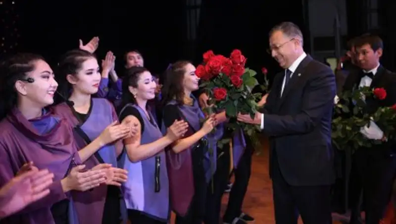 В Туркестане состоялась премьера мюзикла "Махаббат мұнарасы"