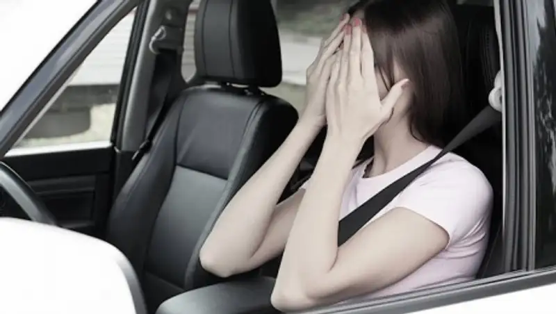 В Семее женщина получила водительские права с диагнозом параноидная шизофрения