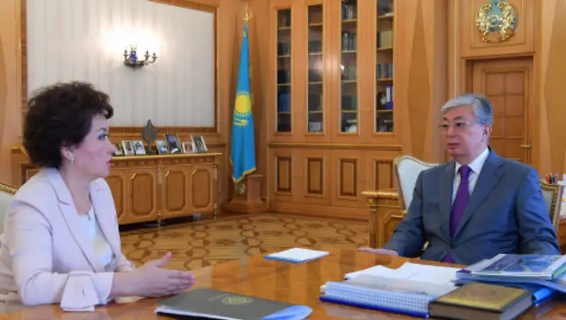 Токаев принял ректора КазНУИ