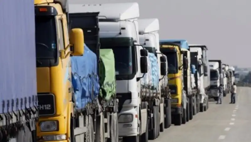 Путин продлил запрет на перевозки товаров из Украины в Казахстан через Россию