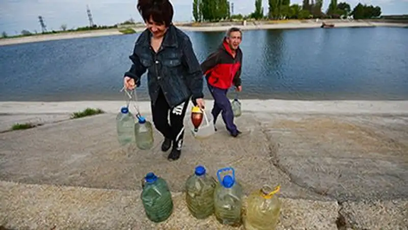 Украина повысила цену на воду для Крыма в 50 раз