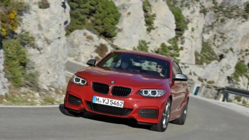 Новое спорткупе BMW M2 представят в октябре