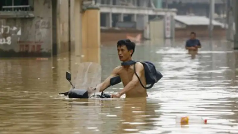 Число жертв наводнений в Китае достигло 237 человек 