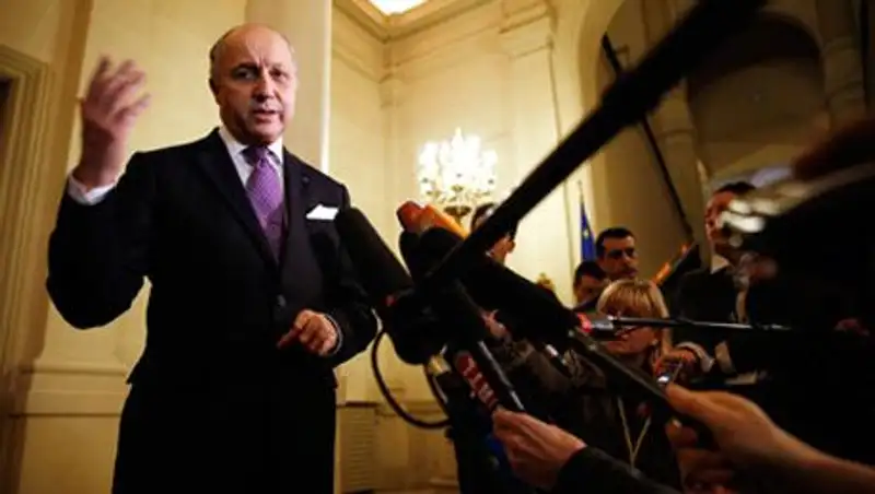 МИД Франции пригрозил санкциями окружению Путина