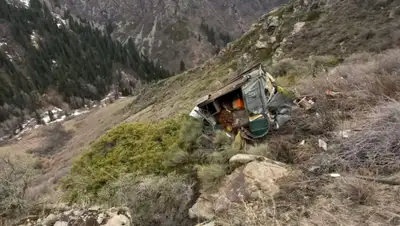 Погиб водитель, спасатели, фото - Новости Zakon.kz от 10.04.2022 15:39