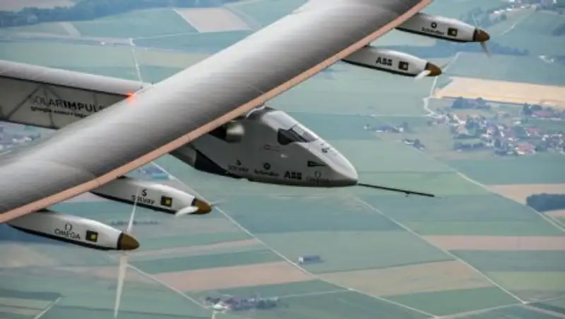 Самолет на солнечных батареях Solar Impulse 2 приземлился в Испании